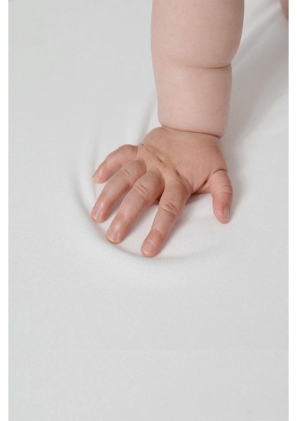 Bebek Yatak Koruyucu 70X120 cm Pamuklu, Köşe Lastikli, Sıvı Geçirmez Beyaz modelleri