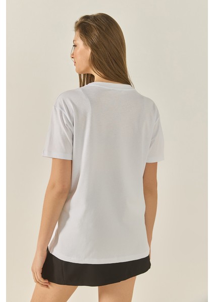 Kadın Leopar ve Taş Detaylı Kalpli Kısa Kollu T-Shirt