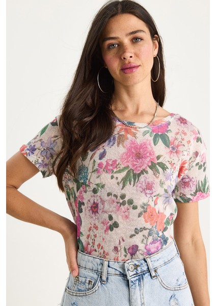 Kadın Bisiklet Yaka Desenli Dijital Baskılı Regular Yazlık Örme T-Shirt