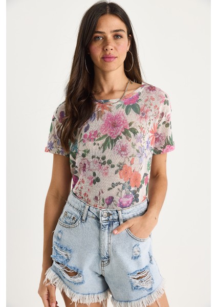 Kadın Bisiklet Yaka Desenli Dijital Baskılı Regular Yazlık Örme T-Shirt fiyatları