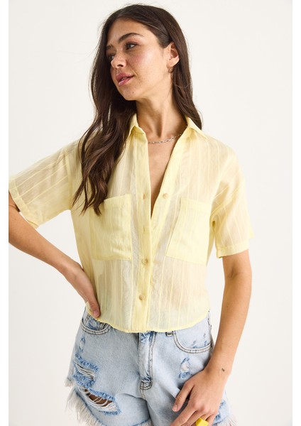 Kadın Kendinden Çizgili Çift Cep Detaylı Viskon Crop Gömlek fiyatları