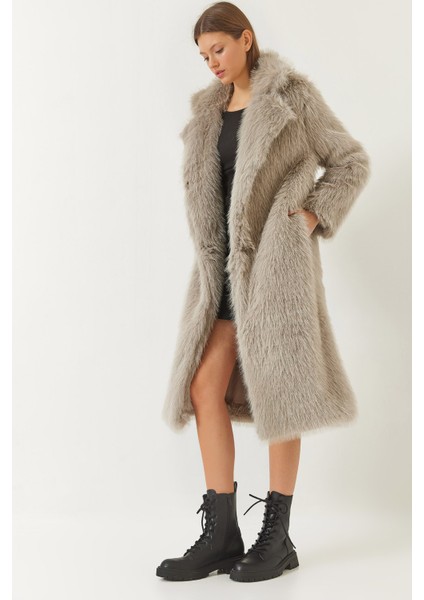 Kadın Uzun Kürklü Astarlı Mont