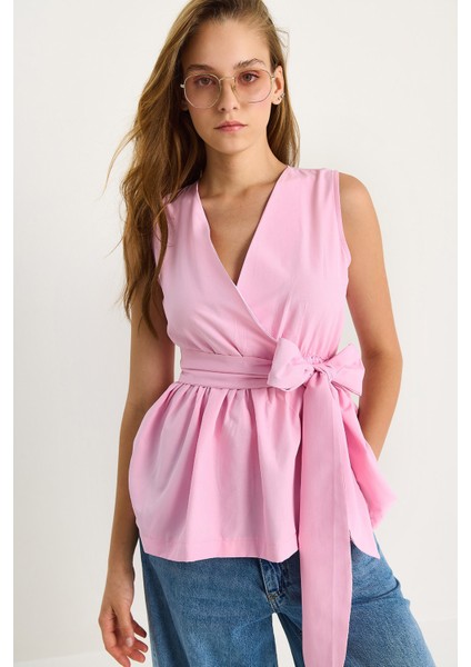 Kadın Beli Lastikli Kruvaze Yaka Kuşaklı Poplin Bluz fiyatları