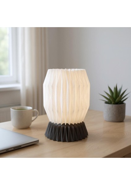 Vela El Yapımı Masa Lambası - Prizmatik Tasarımlı Beyaz Şapka & Reçine Taban