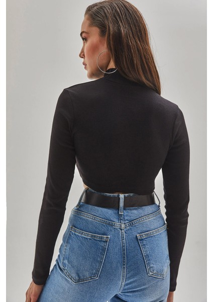 Kadın Yarım Balıkçı Yaka Damla Desenli Bluz modelleri