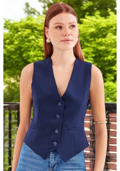 Düğme Detaylı Poliviskon Kumaş Yelek