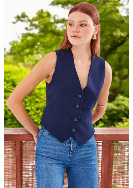 Düğme Detaylı Poliviskon Kumaş Yelek fiyatları