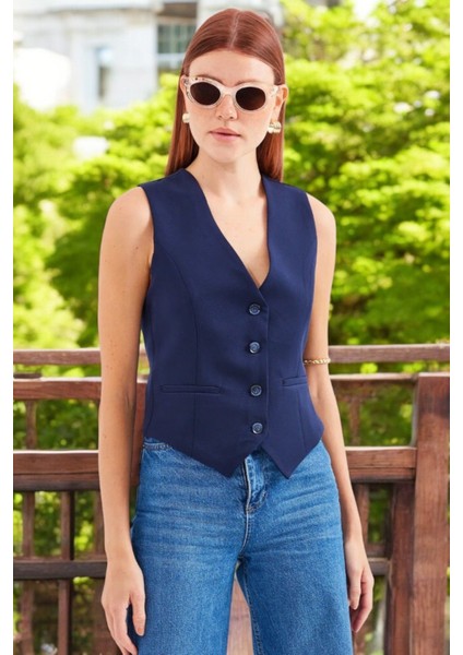 Düğme Detaylı Poliviskon Kumaş Yelek modelleri
