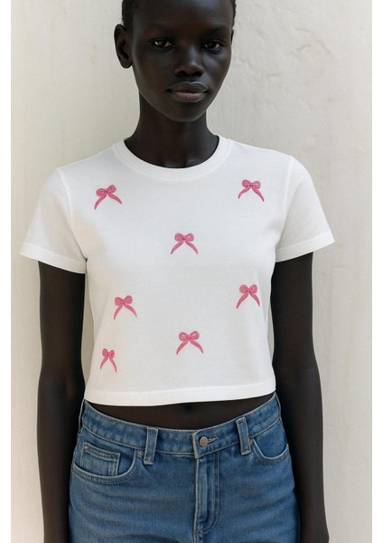Fiyonk Nakış Crop T-Shirt