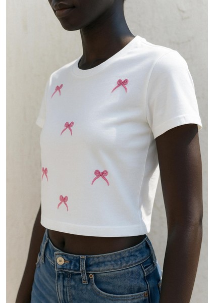 Fiyonk Nakış Crop T-Shirt fiyatları