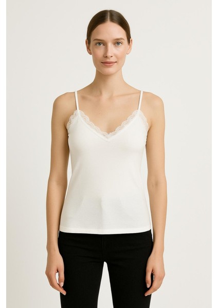 Dantel Detaylı Ip Askılı Bluz