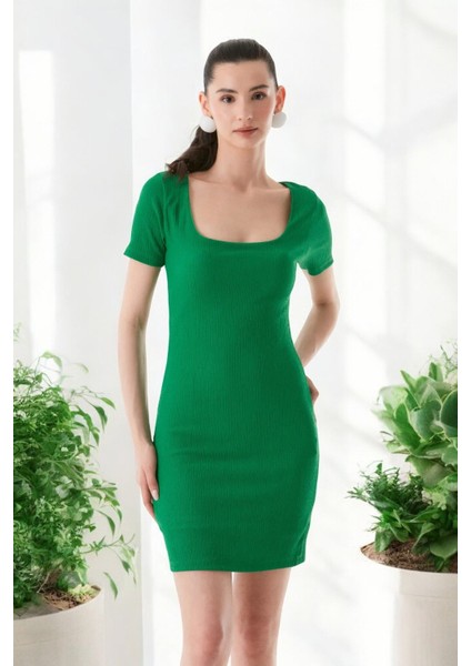 Kare Yaka Sırt Dekolteli Bürümcük Elbise