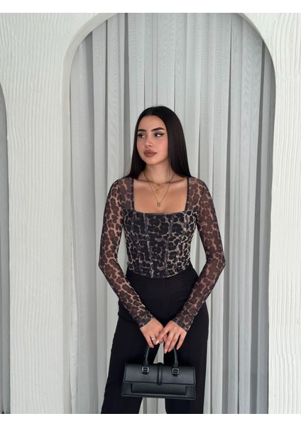 Kare Yaka Desenli Transparan Uzun Kollu Bluz fiyatları