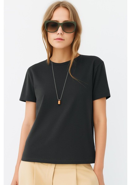 Basic Bisiklet Yaka Yumuşak Dokulu T-Shirt