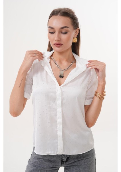 Kısa Duble Kol Taşlı Saten Beyaz Gömlek ESY9930 indirimleri