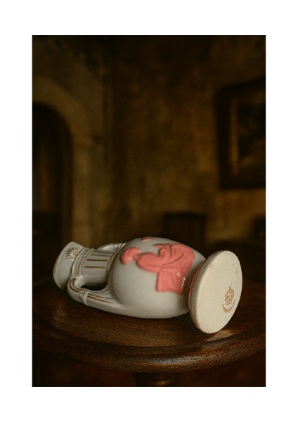 Vıntage Parlak Beyaz & Pembe Yunan Kadını Figürlü Çift Saplı Vazo fiyatları