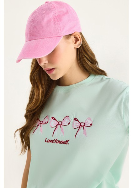 Kadın Bisiklet Yaka Kısa Kollu Nakışlı T-Shirt