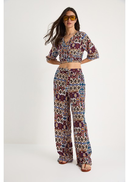 Kadın Desenli Crop Bluz Pantolon Takım fırsatları