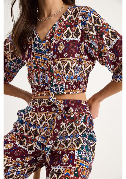 Kadın Desenli Crop Bluz Pantolon Takım indirimleri