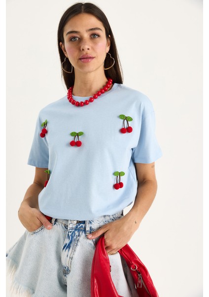Kadın Kısa Kollu Kiraz Aksesuarlı T-Shirt modelleri