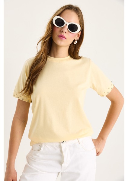 Kadın Kolları Taş Işlemeli Tshirt fırsatları