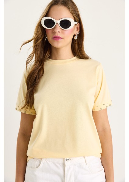 Kadın Kolları Taş Işlemeli Tshirt indirimleri