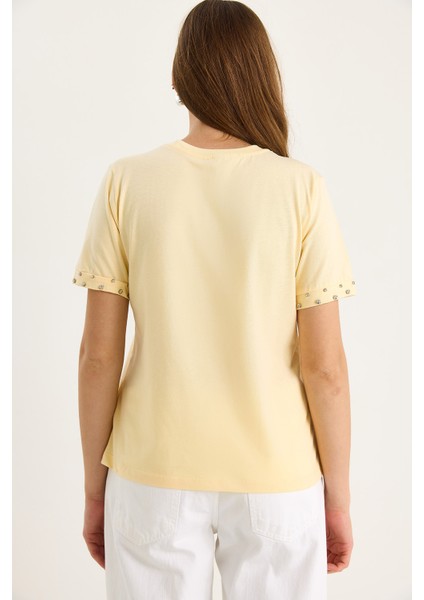 Kadın Kolları Taş Işlemeli Tshirt