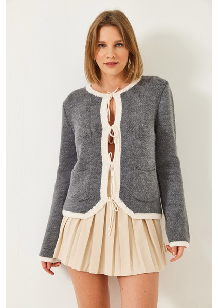 Kadın Önden Bağcıklı Hırka