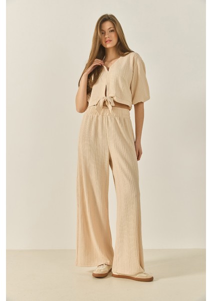 Kadın V Yaka Bağlamalı Bluz Bol Pantolonlu Dokulu Yazlık Alt-Üst Takım modelleri