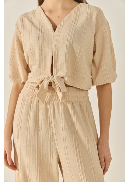 Kadın V Yaka Bağlamalı Bluz Bol Pantolonlu Dokulu Yazlık Alt-Üst Takım indirimleri