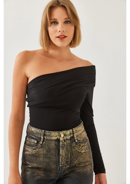 Kadın Madonna Yaka Tek Kollu Bluz fırsatları