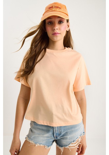 Kadın Organik Pamuklu Regular Kalıp Bisiklet Yaka Basic Kısa Kollu T-Shirt fırsatları