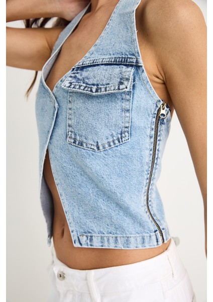 Kadın Boyundan Askılı Dekolte Detaylı Denim Bluz