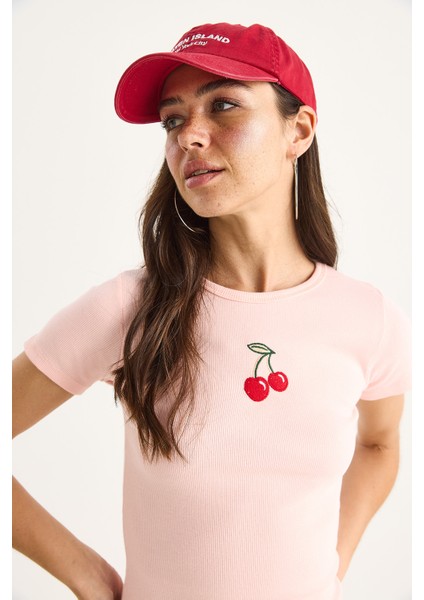 Kadın Kiraz Nakışlı Fitilli Basic Crop T-Shirt modelleri