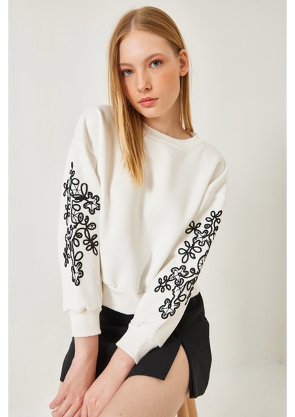 Kadın Kolları Nakış Desenli Sweatshirt