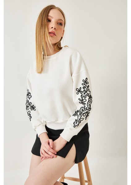 Kadın Kolları Nakış Desenli Sweatshirt modelleri