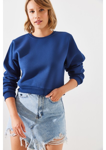 Kadın Bisiklet Yaka Şardonlu Basic Crop Sweatshirt