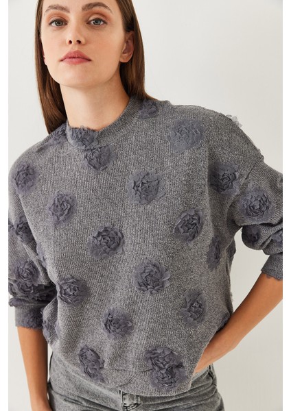 Kadın Bisiklet Yaka Gül Detaylı Bluz fiyatları