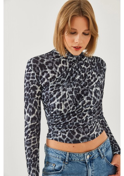 Kadın Balıkçı Yaka Desenli Bluz - fiyatları