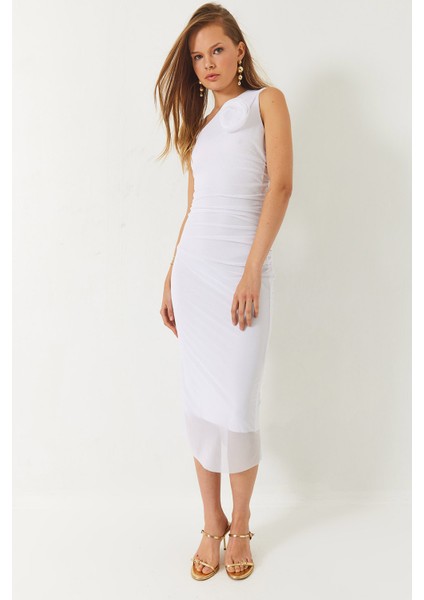 Kadın Astarlı Seyyar Gül Aksesuarlı Midi Boy Tül Elbise