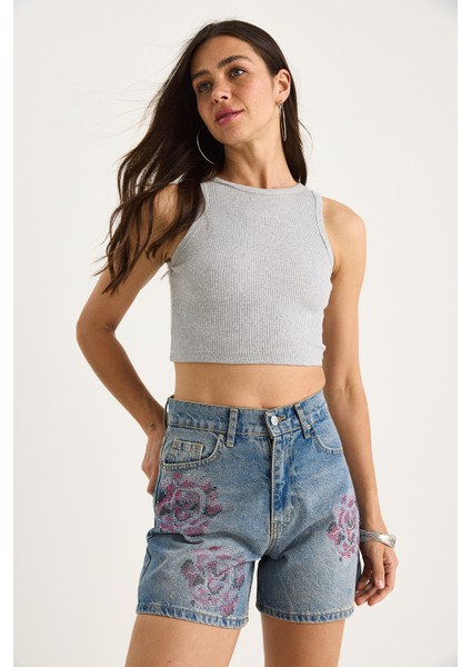 Kadın Gül Desenli Renkli Taş Baskılı Yüksek Bel Denim Şort modelleri