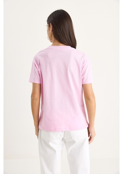 Kadın Kelebek Aksesuarlı Bisiklet Yaka Pamuklu T-Shirt indirimleri