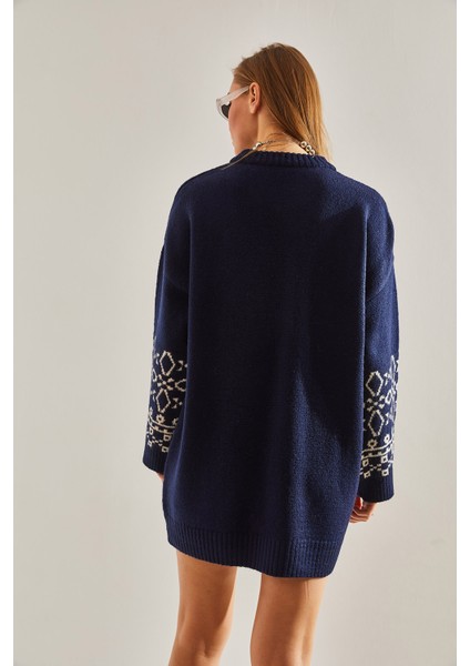 Kadın Kolları Desenli Triko Kazak