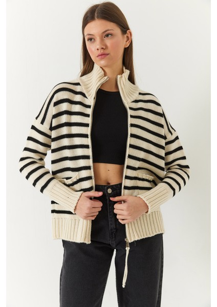 Kadın Çizgili Fermuarlı Triko Hırka