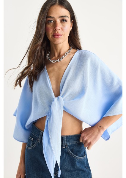 Kadın Geniş Kollu V Yaka Bağlama Detaylı Müslin Bluz fiyatları