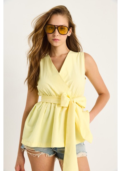 Kadın Beli Lastikli Kruvaze Yaka Kuşaklı Poplin Bluz fırsatları