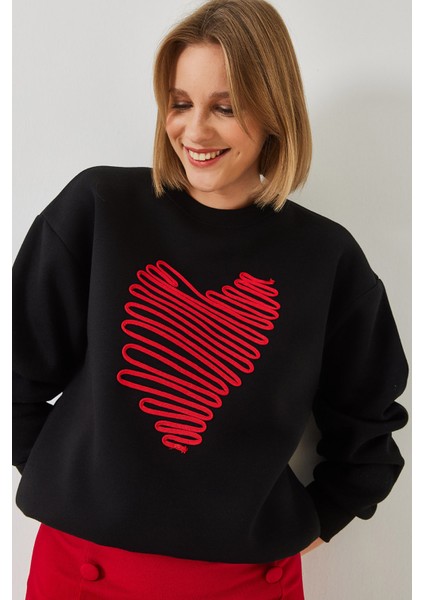 Kadın Kalp Nakışlı Sweatshirt