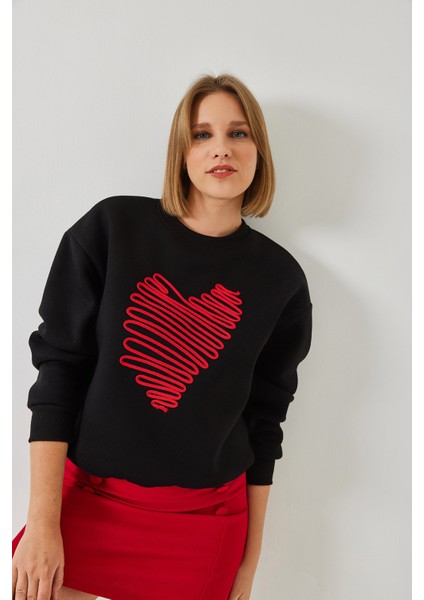 Kadın Kalp Nakışlı Sweatshirt fiyatları
