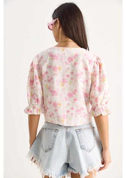 Kadın Çiçek Desenli Bağlama Detaylı Kolları Lastikli Müslin Bluz fiyatları