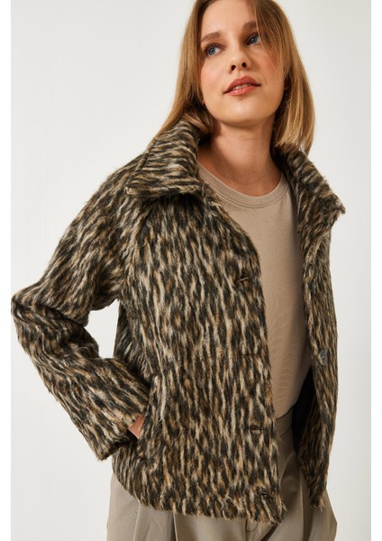 Kadın Leopar Desenli Reglan Kollu Şardonlu Ceket fırsatları